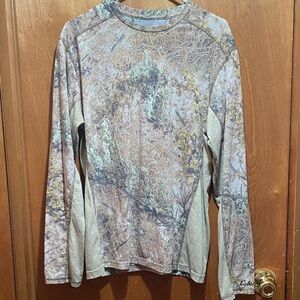 Cabela's Camouflage Base Layer Shirt with Green Accents Winter Outdoor